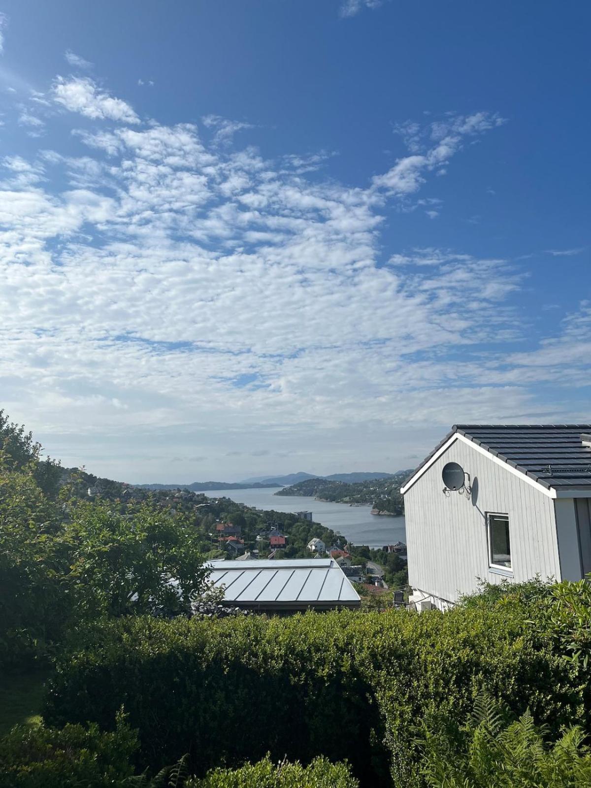 Modern Detached House By The Mountains & Sea * Bergen