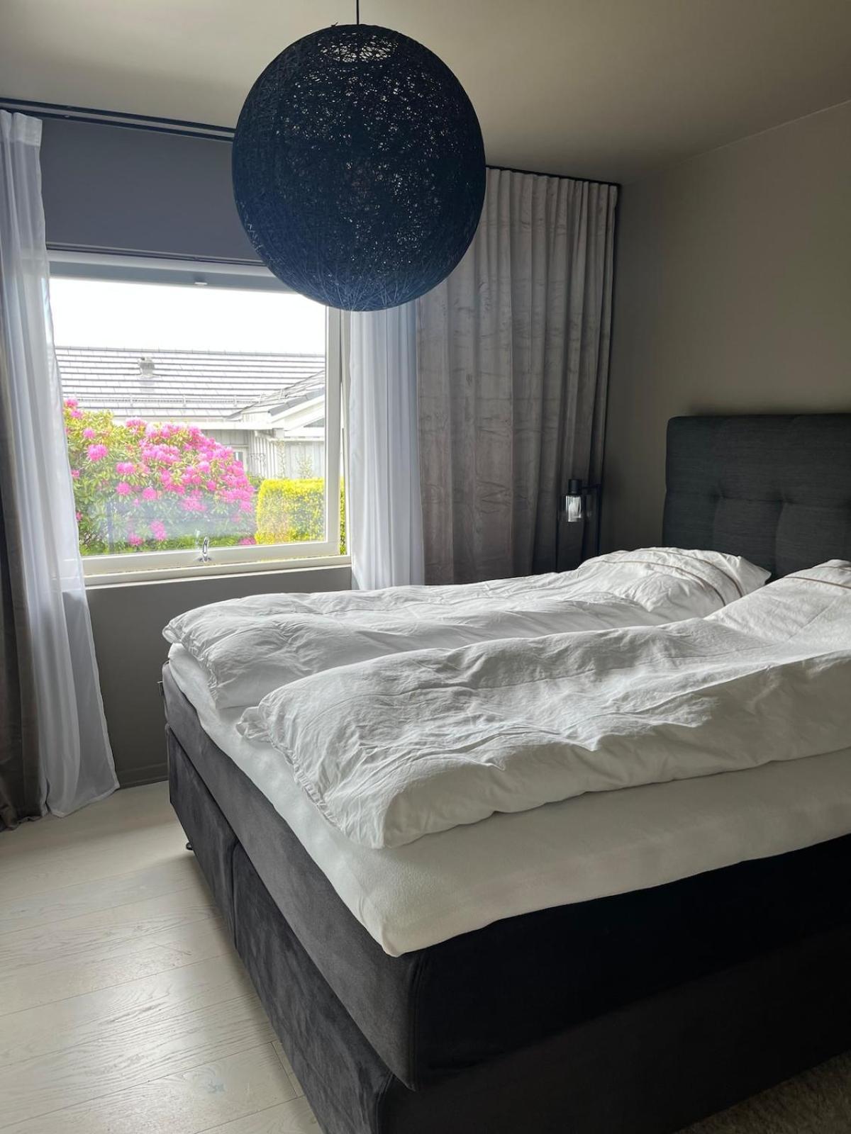 Villa Modern Detached House By The Mountains & Sea Bergen