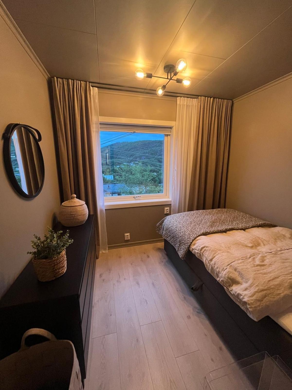 Villa Modern Detached House By The Mountains & Sea Bergen